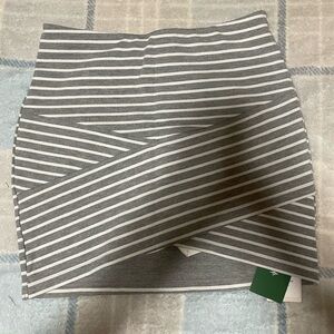 HALARA Gray and White Diagonal Stripe Mini Skirt